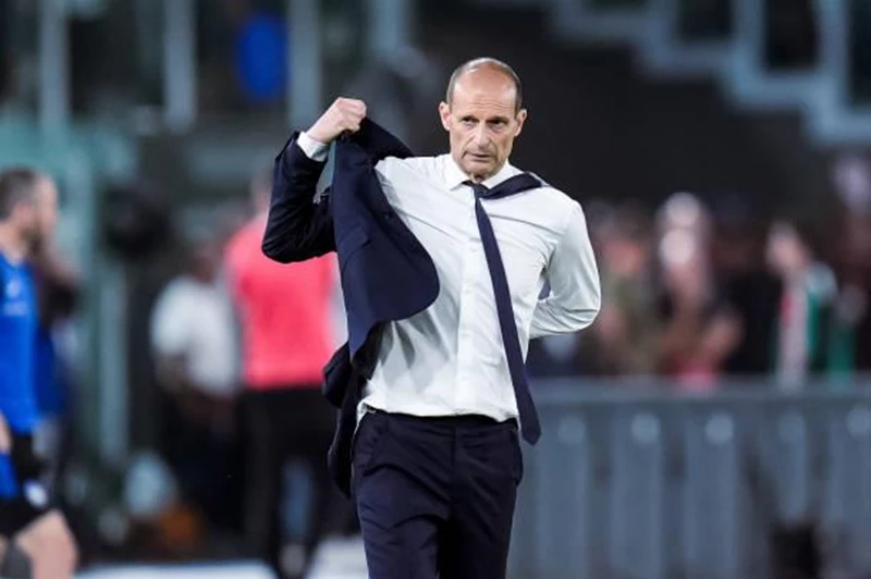 استكشاف أسباب غياب أليجري عن دكة بدلاء ميلان وأثر ذلك على الفريق