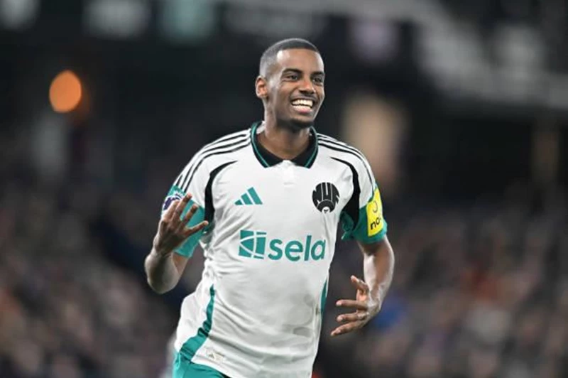 تحليل الأداء الهجومي لنيوكاسل في غياب إيزاك ورغم كثرة التسديدات