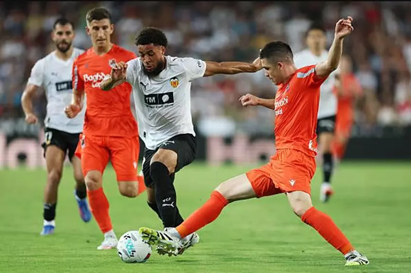 أوساسونا يسجل انتصاراً تاريخياً على فالنسيا في الدوري الإسباني