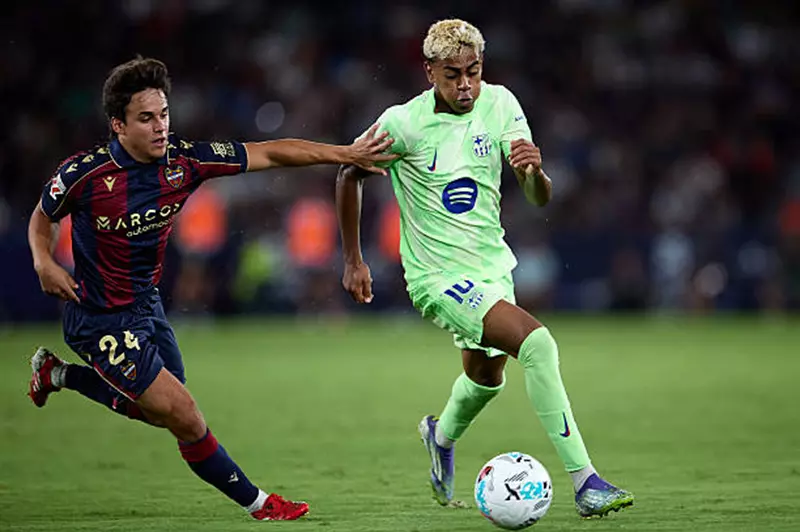 خدعة كوبارسي: لحظات مثيرة في مباراة برشلونة وليفانتي