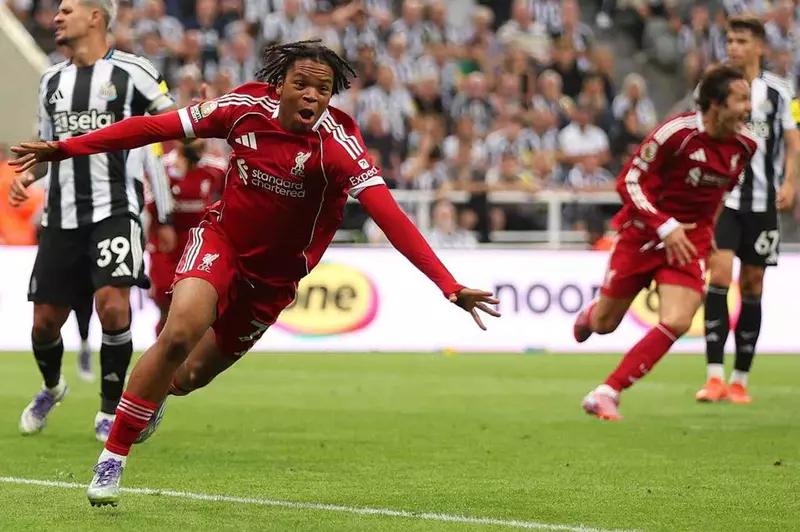 هدف ريو في نيوكاسل: قصة تاريخية تجسد الإبداع الكروي